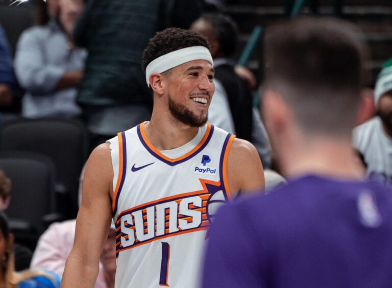 Phoenix Suns Kalahkan Dallas Mavericks 132-109