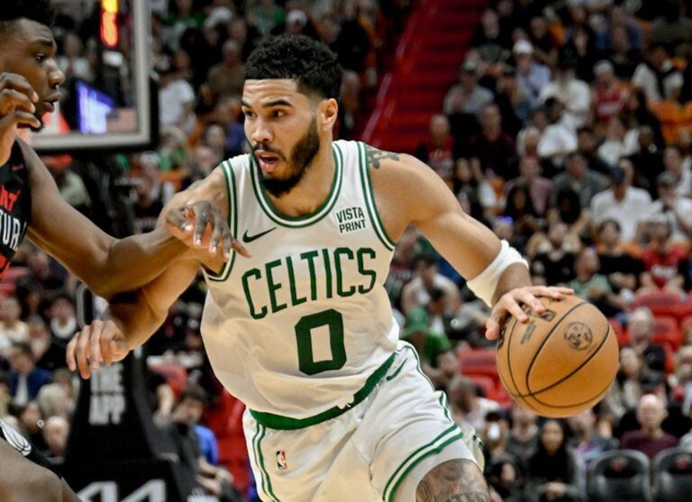 Boston Celtics Kalahkan Miami Heat 143-110