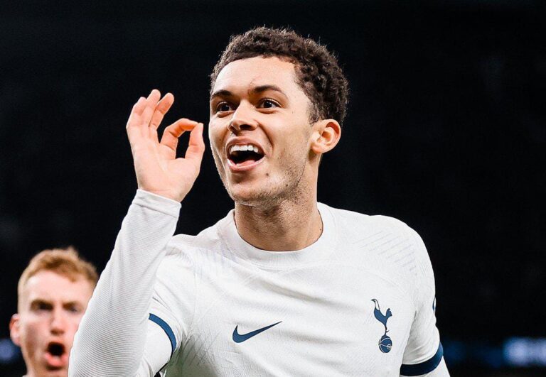 Tottenham Naik Ke Peringkat Empat Liga Inggris