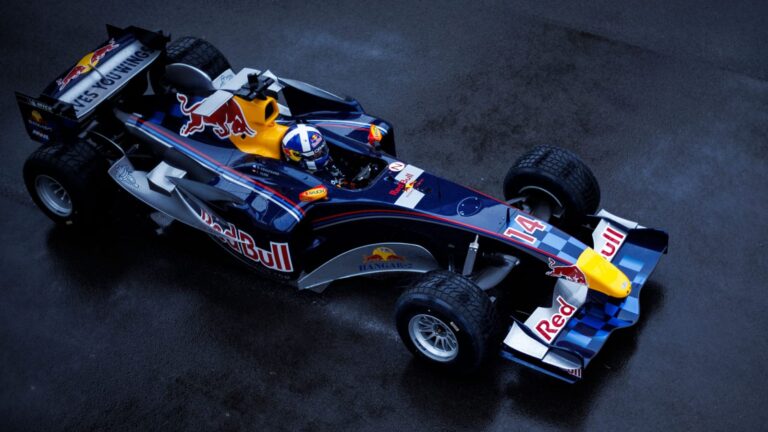 Red Bull Racing Resmikan Mobil Baru