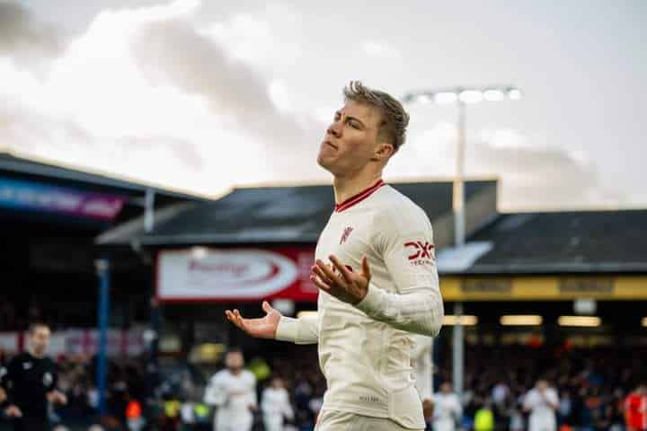 Luton Town Jadi Korban Keganasan Hojlund