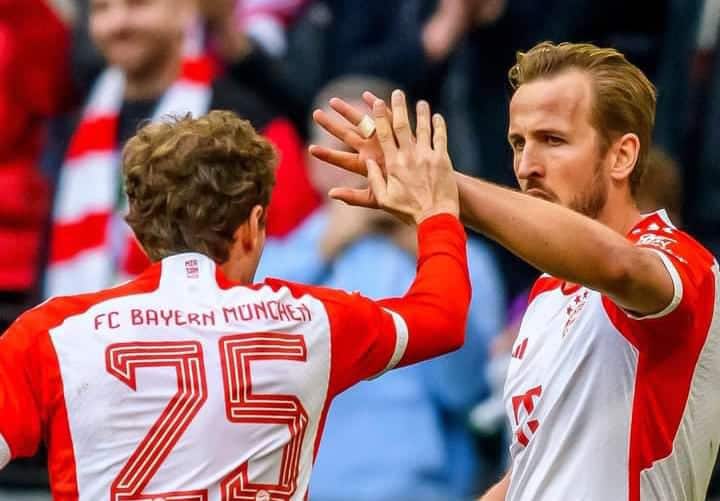 Harry Kane Bawa Munchen Bantai Mainz 8-1