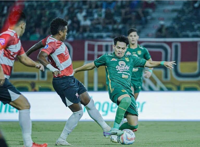 Madura United Paksakan Hasil Imbang Dengan Persebaya