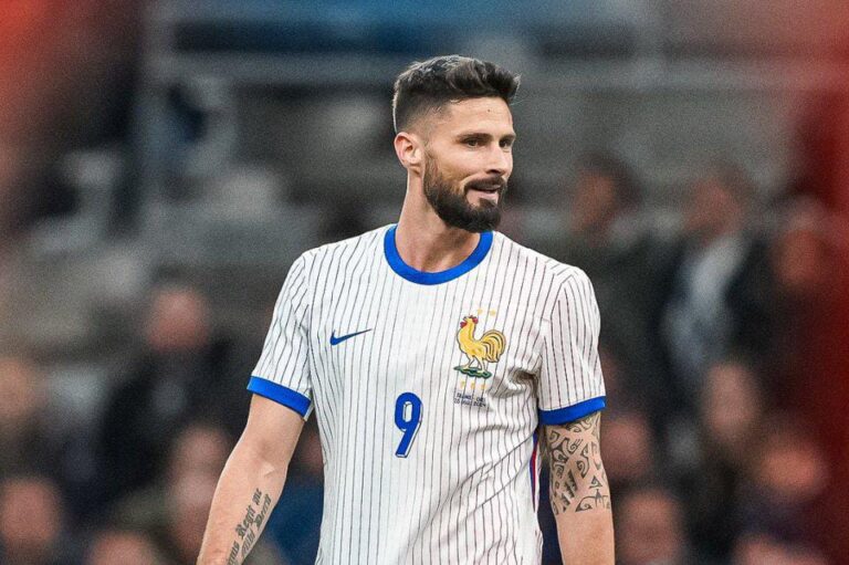 Olivier Giroud Bawa Prancis Tundukkan Chile