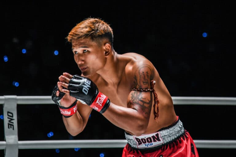 Kulabdam Sor Jor Piek-U-Thai: Penakluk Ring dari Thailand