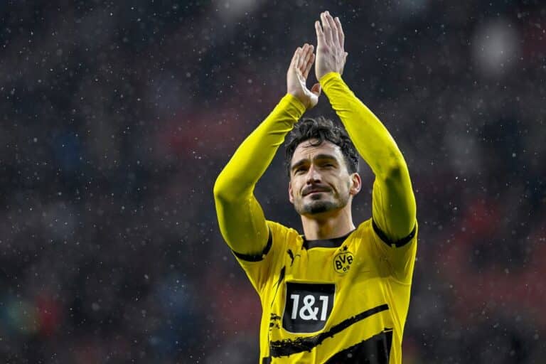 Mats Hummels Tinggalkan Dortmund