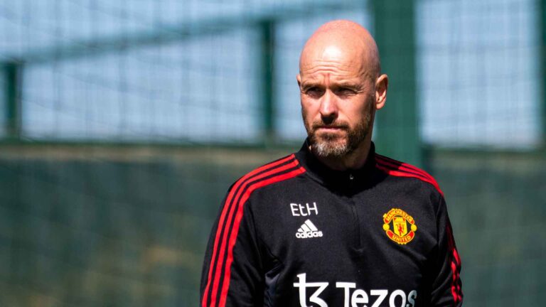 Erik Ten Hag Bertahan Di Old Trafford Musim Depan