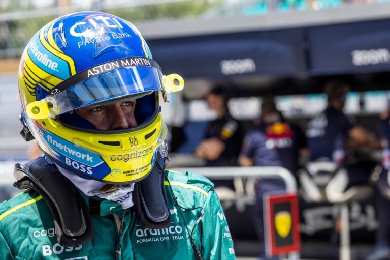 Fernando Alonso Kandidat Gantikan Lewis Hamilton