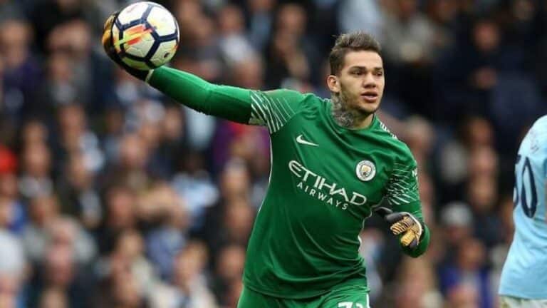 Al Nassr Incar Kiper Top