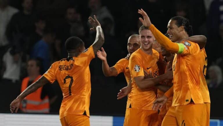 Regenerasi Skuad Wajib Dilakukan De Oranje