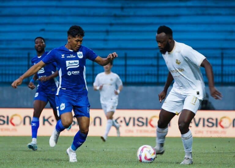 Arema FC Sukses Comeback Atas PSIS Semarang