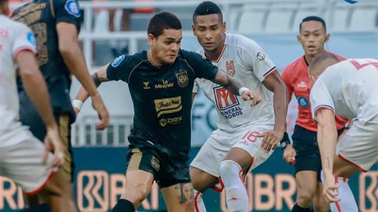Malut United Permalukan PSIS Di Kandang Sendiri