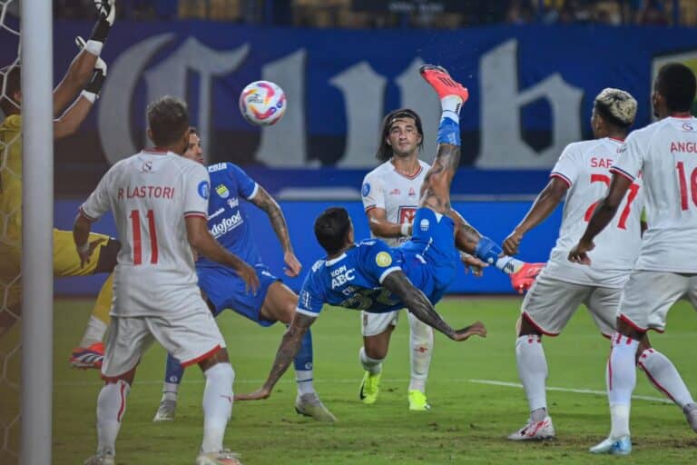 Malut United Diterkam Maung Bandung 0-2