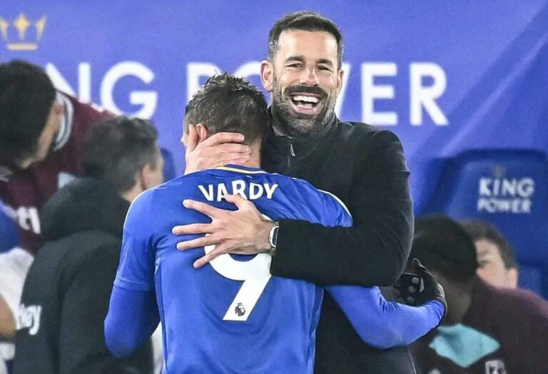 Kemenangan Perdana Leicester Bersama Nistelrooy