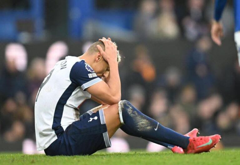 Tottenham Tumbang Di Goodison Park