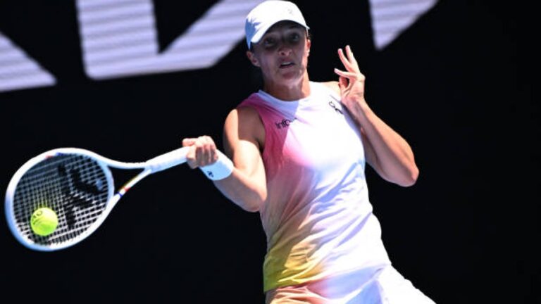 Iga Swiatek Tundukkan Rebecca Sramkova 6-0, 6-2