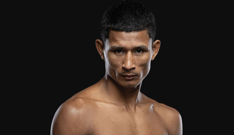 Sonrak Fairtex Petarung Muay Thai Asal Myanmar