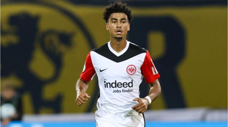 Nathaniel Brown Perpanjang Kontrak Dengan Eintracht Frankfurt