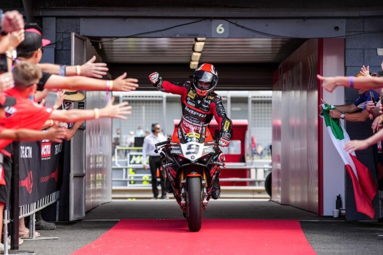 Nicolo Bulega Sapu Bersih Tiga Race Pembukaan WorldSBK 2025