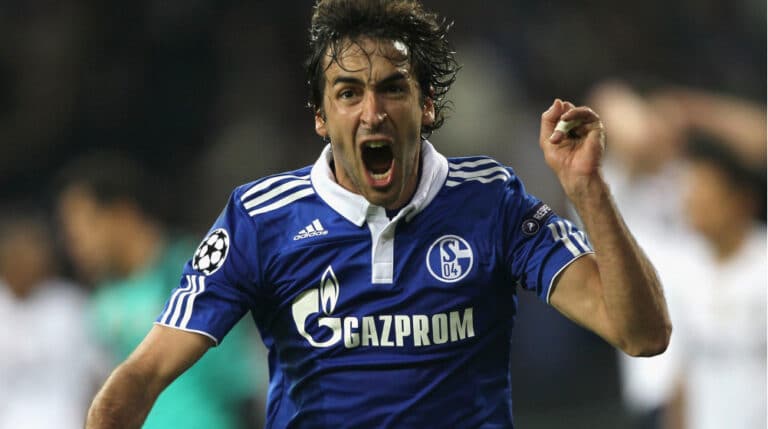 Schalke Ingin Datangkan Raul Gonzalez Sebagai Pelatih