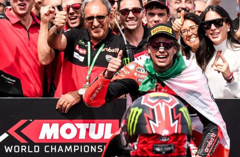 Nicolo Bulega Juarai Race 1 WorldSBK Cremona 2025