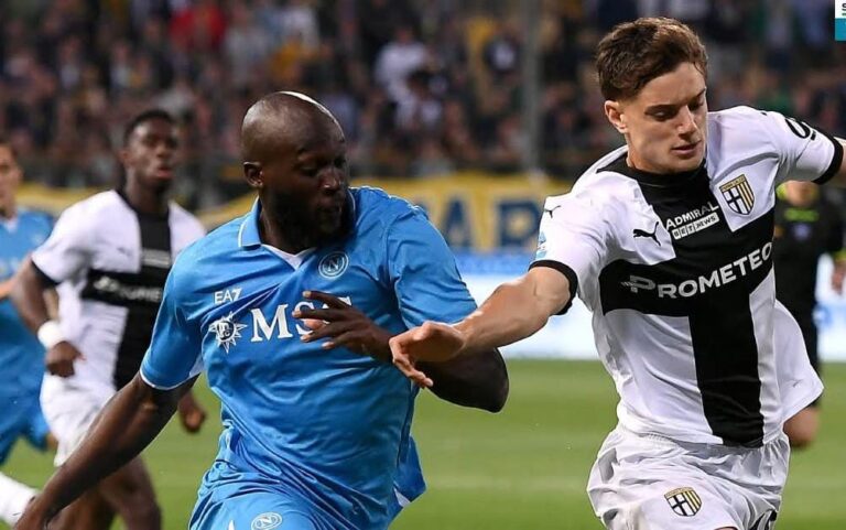 Napoli Gagal Kunci Gelar Scudetto