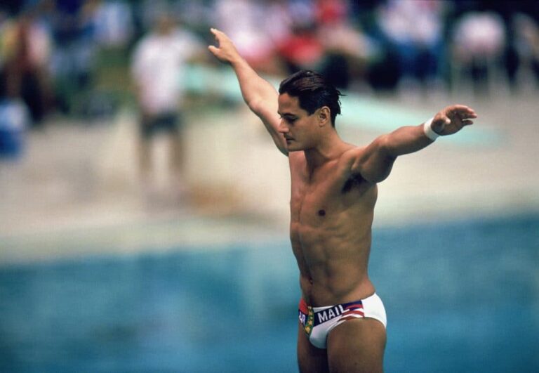 Greg Louganis: Kisah Juara Dunia Dari Kolam Renang