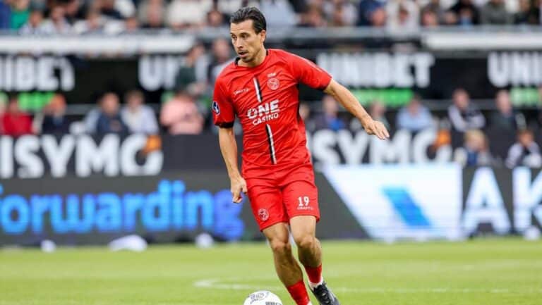 Almere City Tak Perpanjang Kontrak Thom Haye