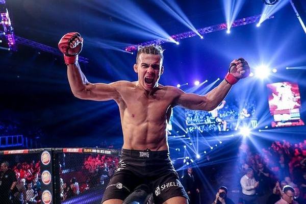 Ádám Borics: Petarung Featherweight Hungaria