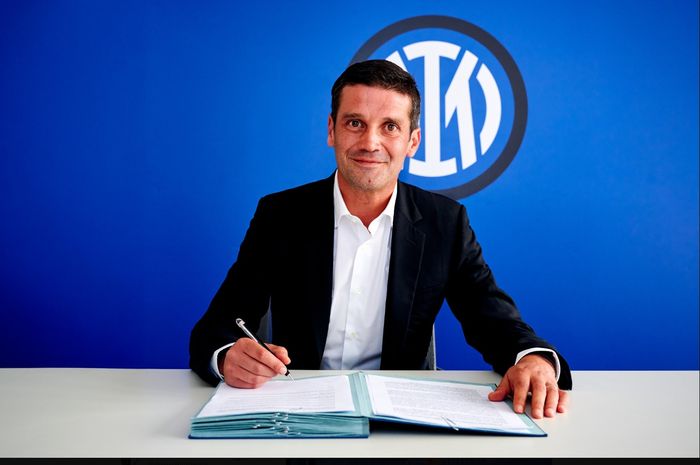 Cristian Chivu Resmi Jadi Pelatih Inter Milan