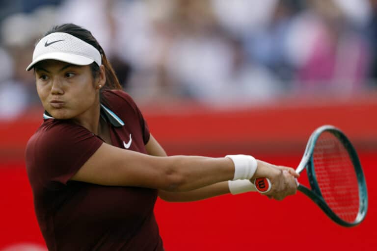 Raducanu Melaju Ke Babak Kedua Queen’s Club Championship