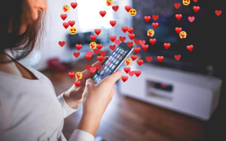 Love Bombing: Pengertian Dan Cara Menghadapinya