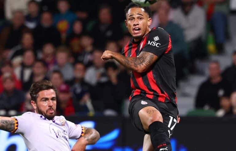 Milan Hujani Sembilan Gol Ke Gawang Perth Glory