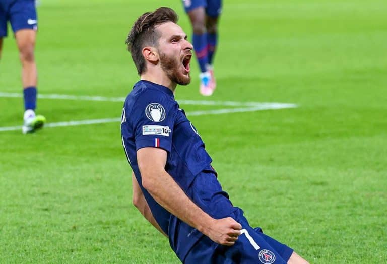 Sang Juara Bertahan Gebuk Atalanta 2-0