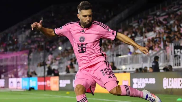 Jordi Alba Umumkan Gantung Sepatu Akhir Musim Ini