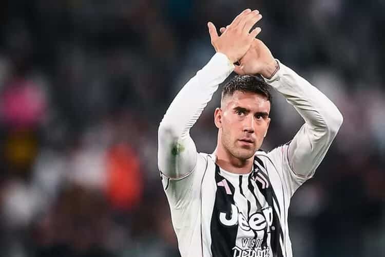 Vlahovich Jadi Pengganti Lewandowski Di Barcelona?