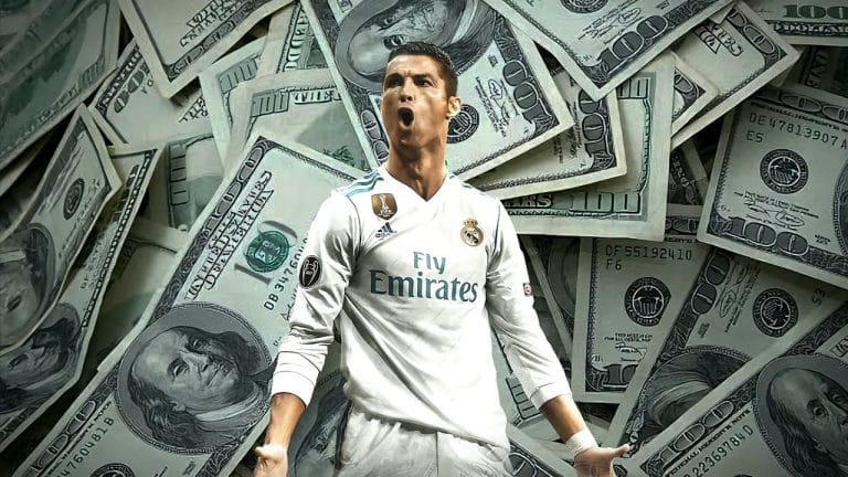 Ronaldo Jadi Pesepakbola Dengan Status Milyarder