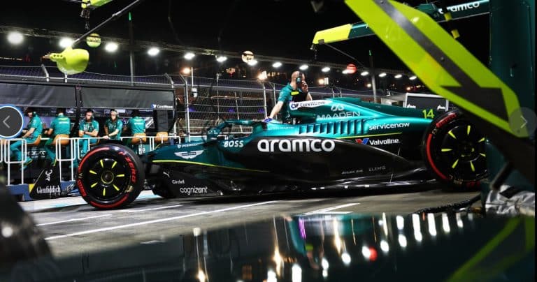 George Russel Raih Pole Di Marina Bay