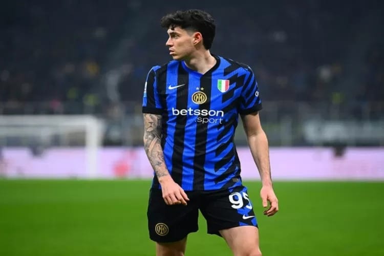 Barcelona Ingin Datangkan Alessandro Bastoni