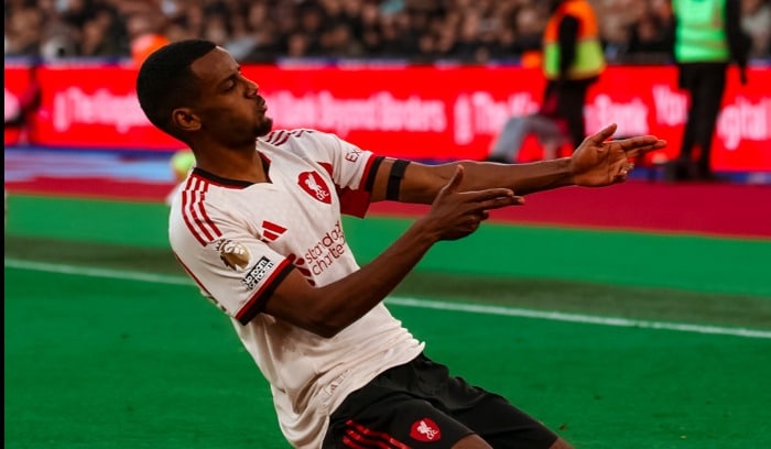 Isak Akhirnya Cetak Gol Perdana Bagi Liverpool