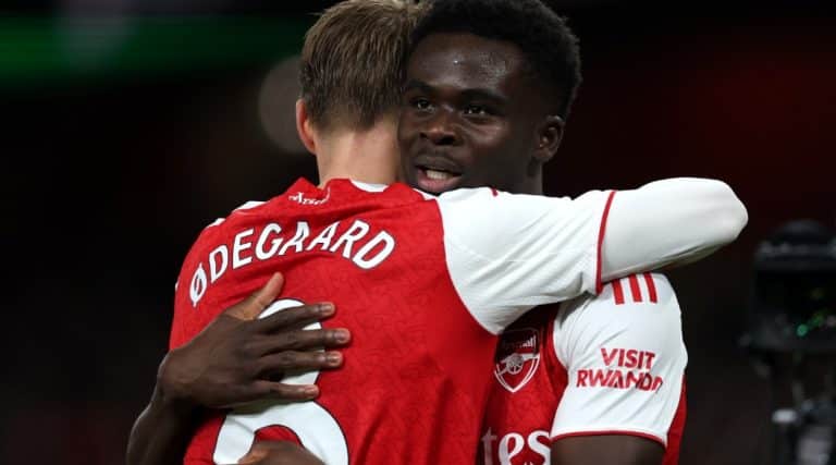 Arsenal Semakin Kokoh Di Puncak Klasemen
