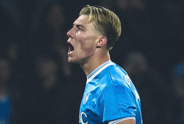 Brace Hojlund Bawa Napoli Benamkan Juventus