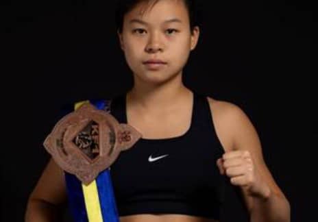 Emily Chong, Bintang Muay Thai 19 Tahun Yang Bersinar Di ONE