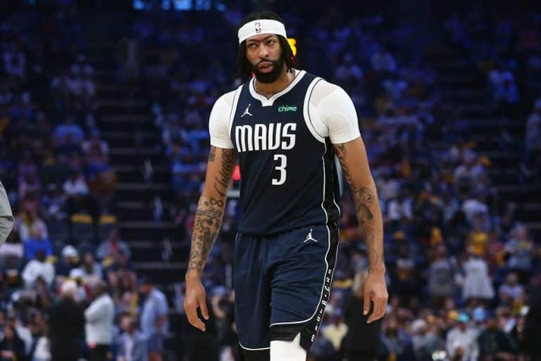 Dallas Mavericks Ingin Tukar Anthony Davis