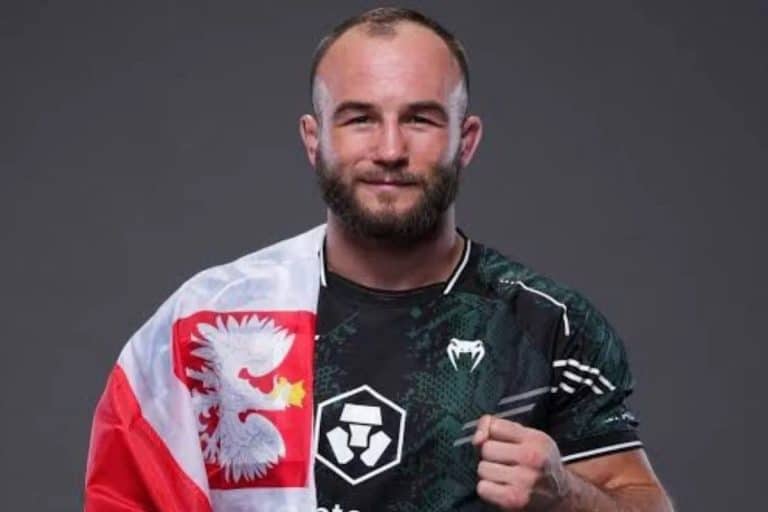 Mateusz Rębecki:Petarung Divisi Lightweight UFC