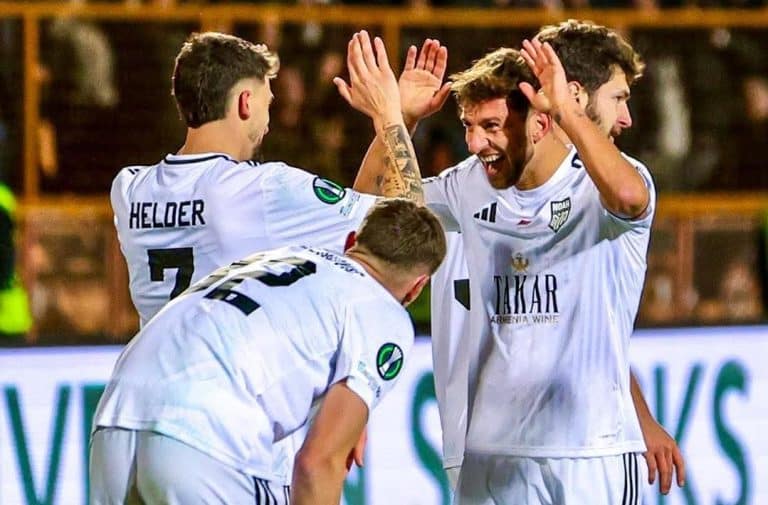 AZ Alkmaar Tumbang Saat Bertandang Ke Kandang FC Noah