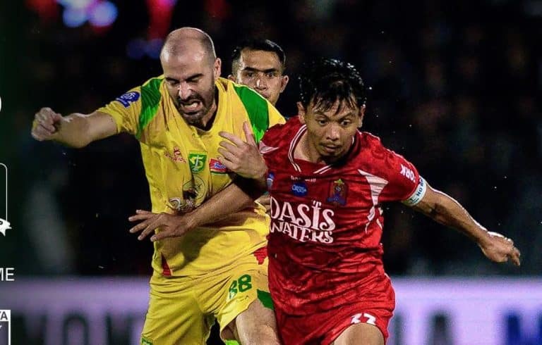 Persijap Kalahkan 10 Pemain Persebaya