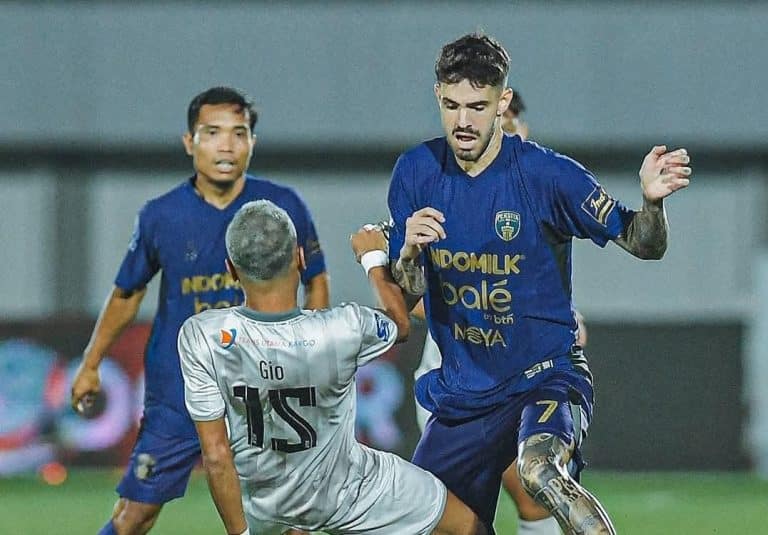 Hujan Gol Terjadi Saat Persita Gulung Madura United