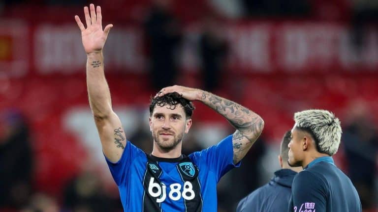 Marcos Senesi Diincar Atletico Dan Barcelona