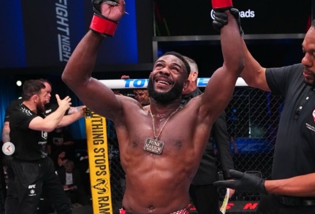 Aljamain Sterling Kembali Menunjukkan Kelasnya